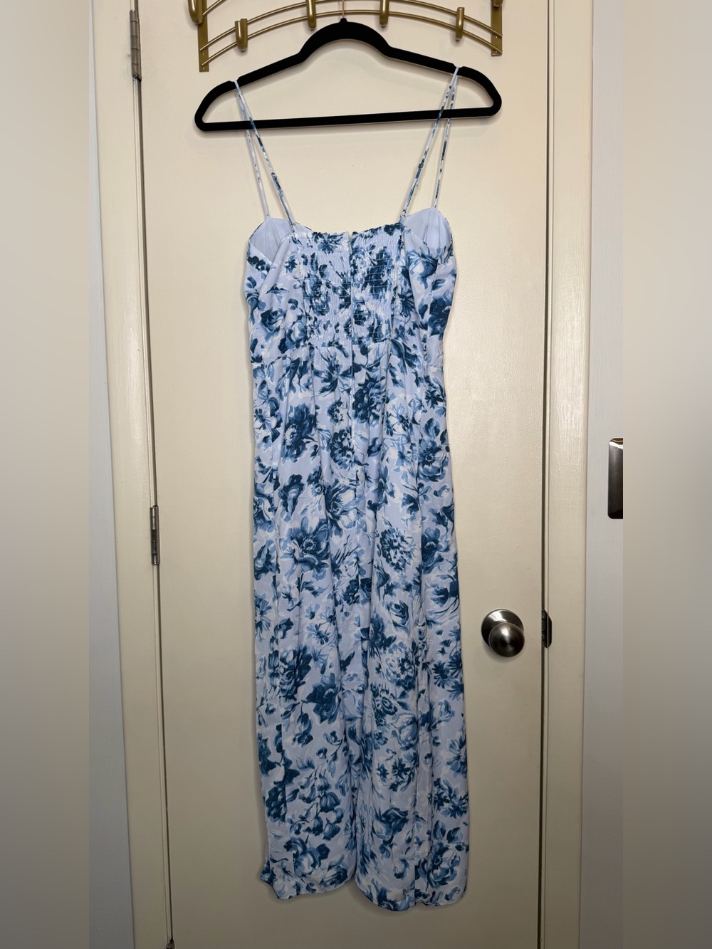 Abercrombie & Fitch White and Blue Floral Maxi Dress - Picture 8 of 9